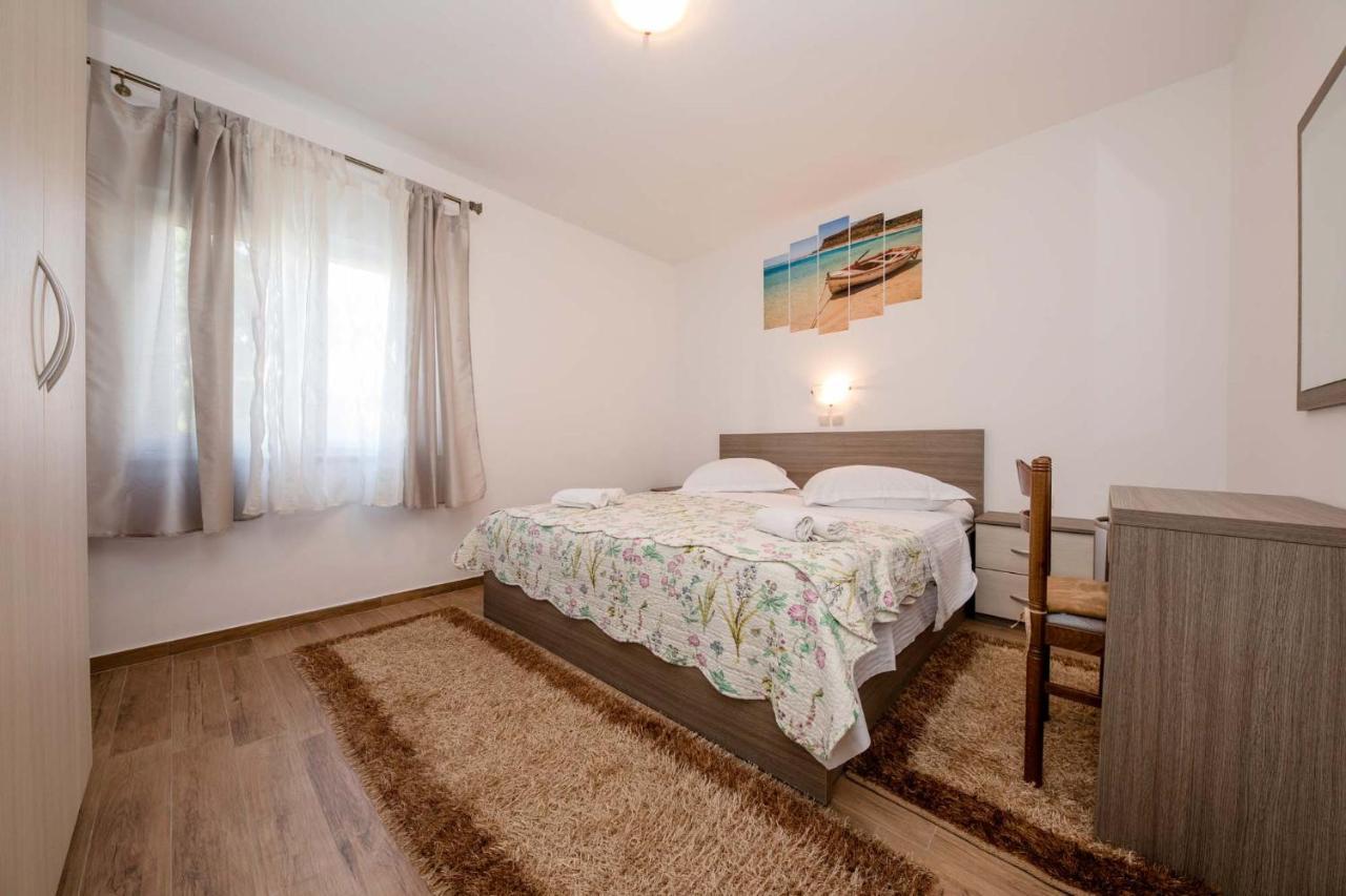 Paradise Apartment *