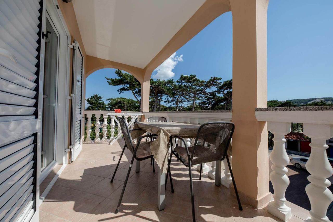 Paradise Apartment *
